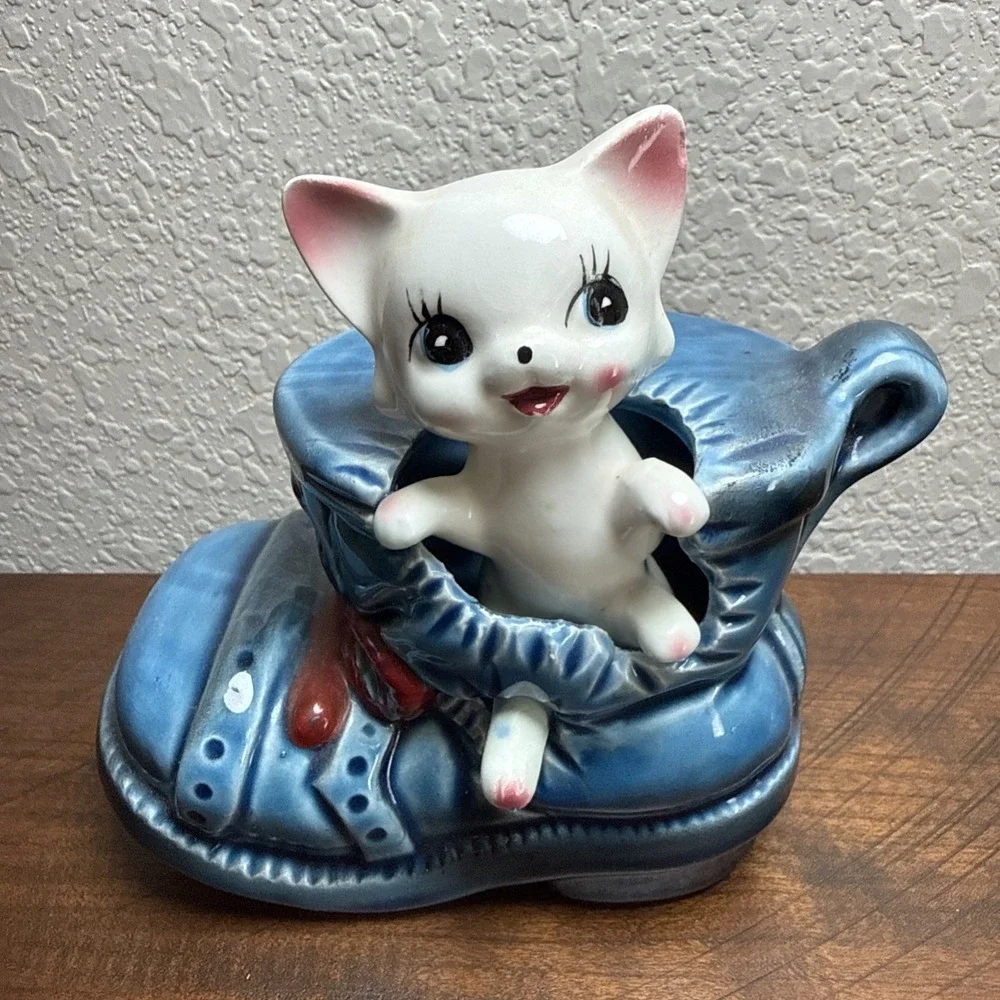 Vintage Kitty Cat in a Shoe Piggy Bank Japan